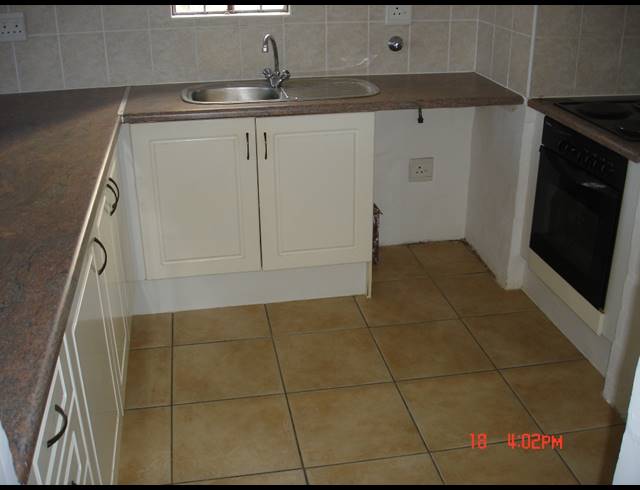 2 bed property to rent in MILNERTON RURAL